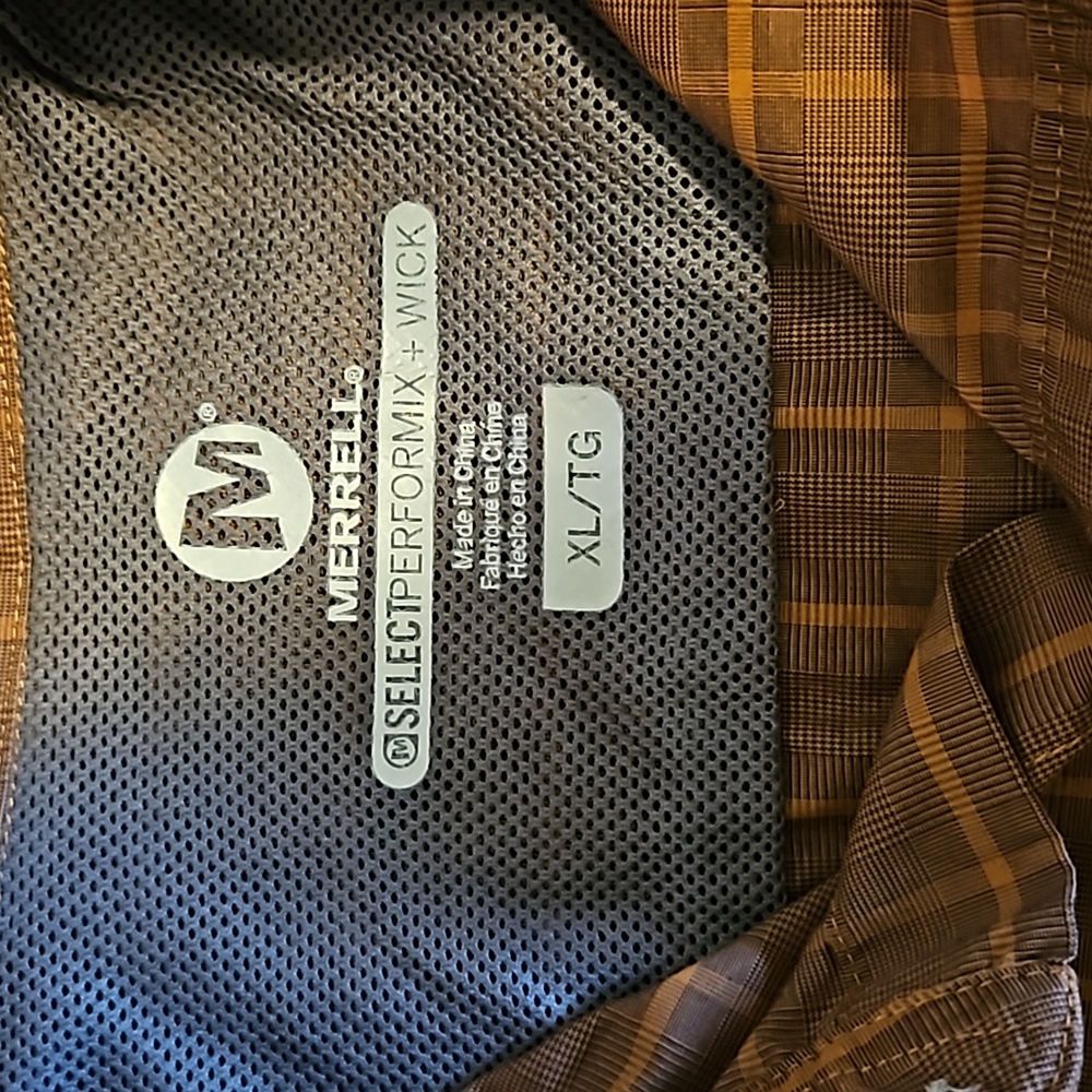 Merrell button shirt - Picture 2 of 4
